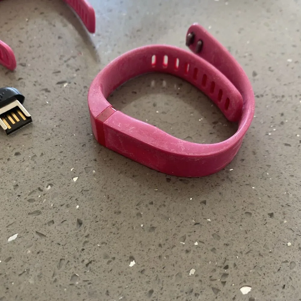 Fitbit Wireless Activity and Sleep Tracker FB401 2 Pink Bands